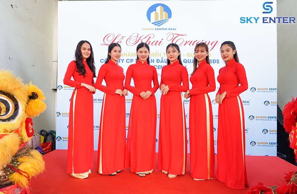 to-chc-su-kien-khai-truong-tron-goi